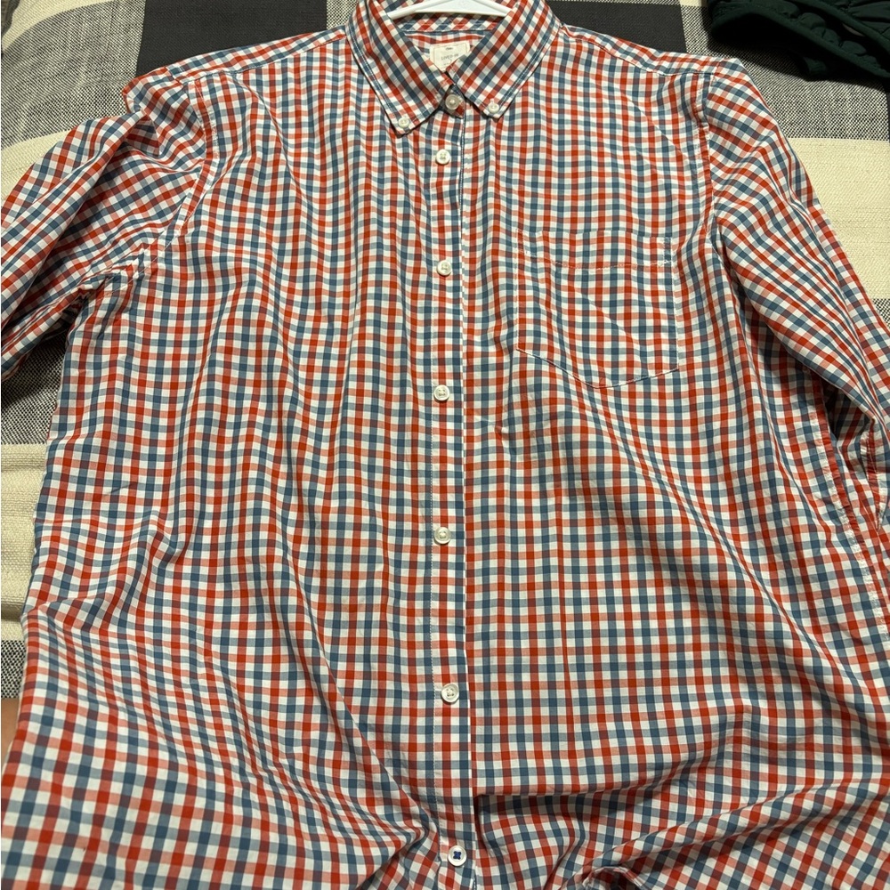 GAP Men's Red and Blue Plaid Button Down Shirt